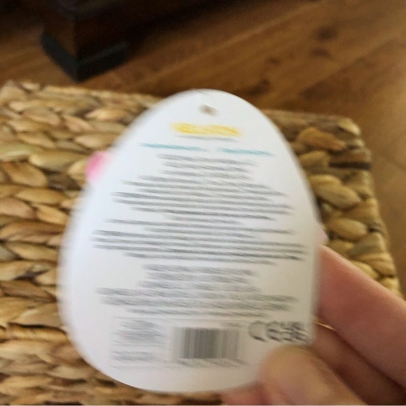 Squishmallows bag clip: Geraldine the pink cat 3” - Picture 6 of 6